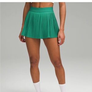 Lululemon Varsity High-Rise Pleated Skirt in Cascadia Green with Liner